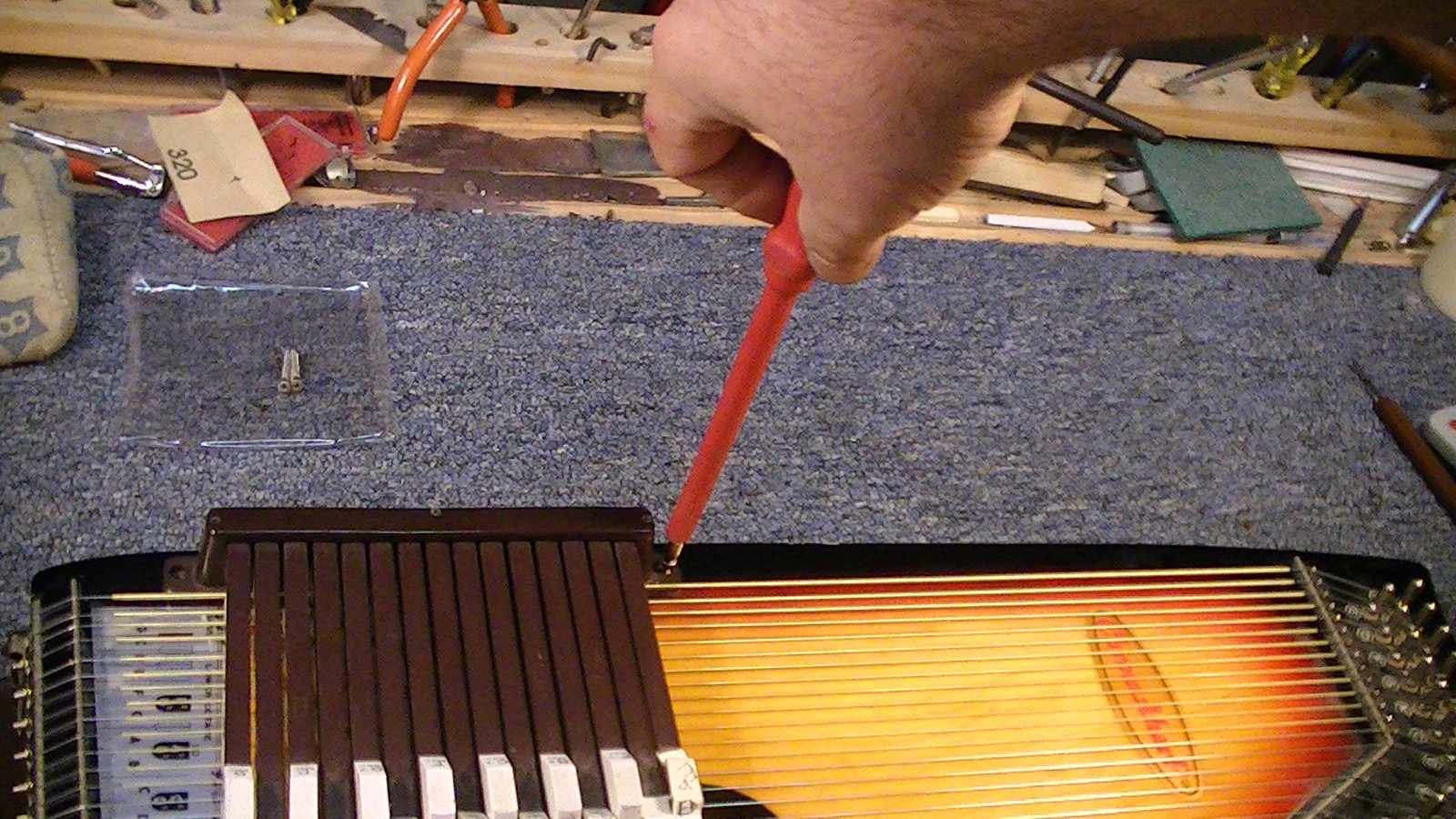 How to Shop for Autoharp Strings