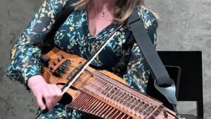 Famous Autoharp Artists Making Waves in 2024